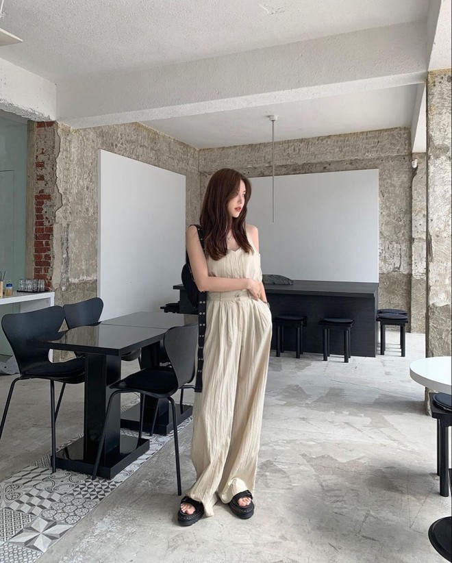 4 item phối với quần ống rộng giúp nàng công sở thanh lịch lại trẻ ra vài tuổi-4