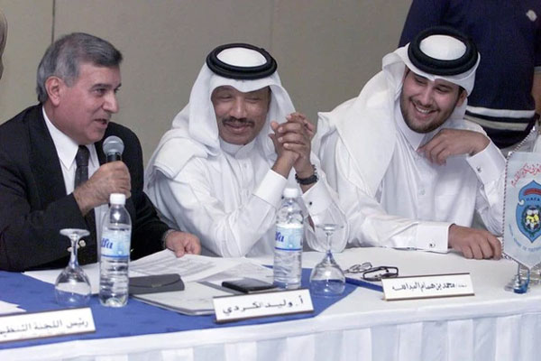 Chân dung vị tỷ phú sắp sở hữu MU: Tốt nghiệp Học viện Quân sự Hoàng gia năm 16 tuổi-2