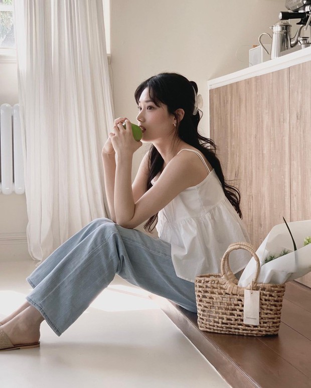 Gợi ý 10 kiểu trang phục nên diện khi để tóc kẹp càng cua-7