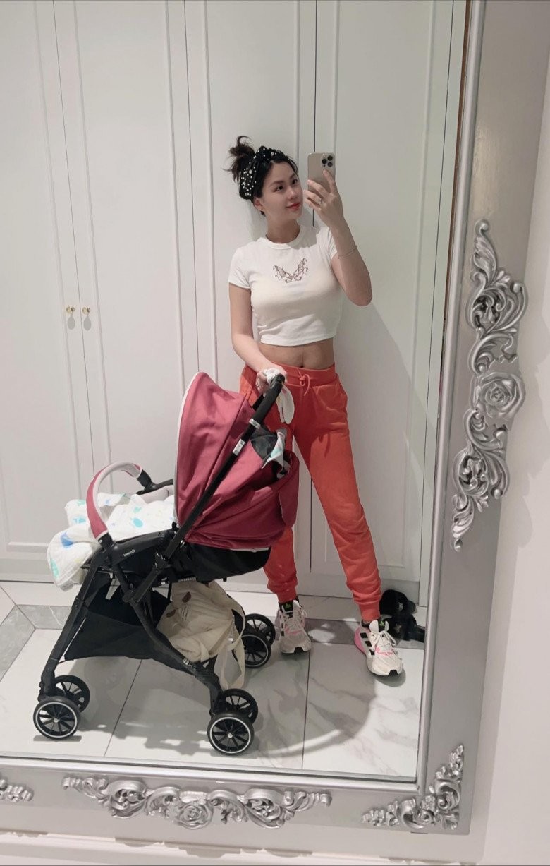 Á hậu từng gây rúng động vì được rước dâu bằng xe 10 tỷ hiện ở trong căn hộ siêu sang, góc nào cũng sống ảo-4