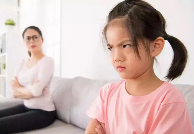 Phát hiện trẻ có những hành vi này, cha mẹ cần uốn nắn ngay-1