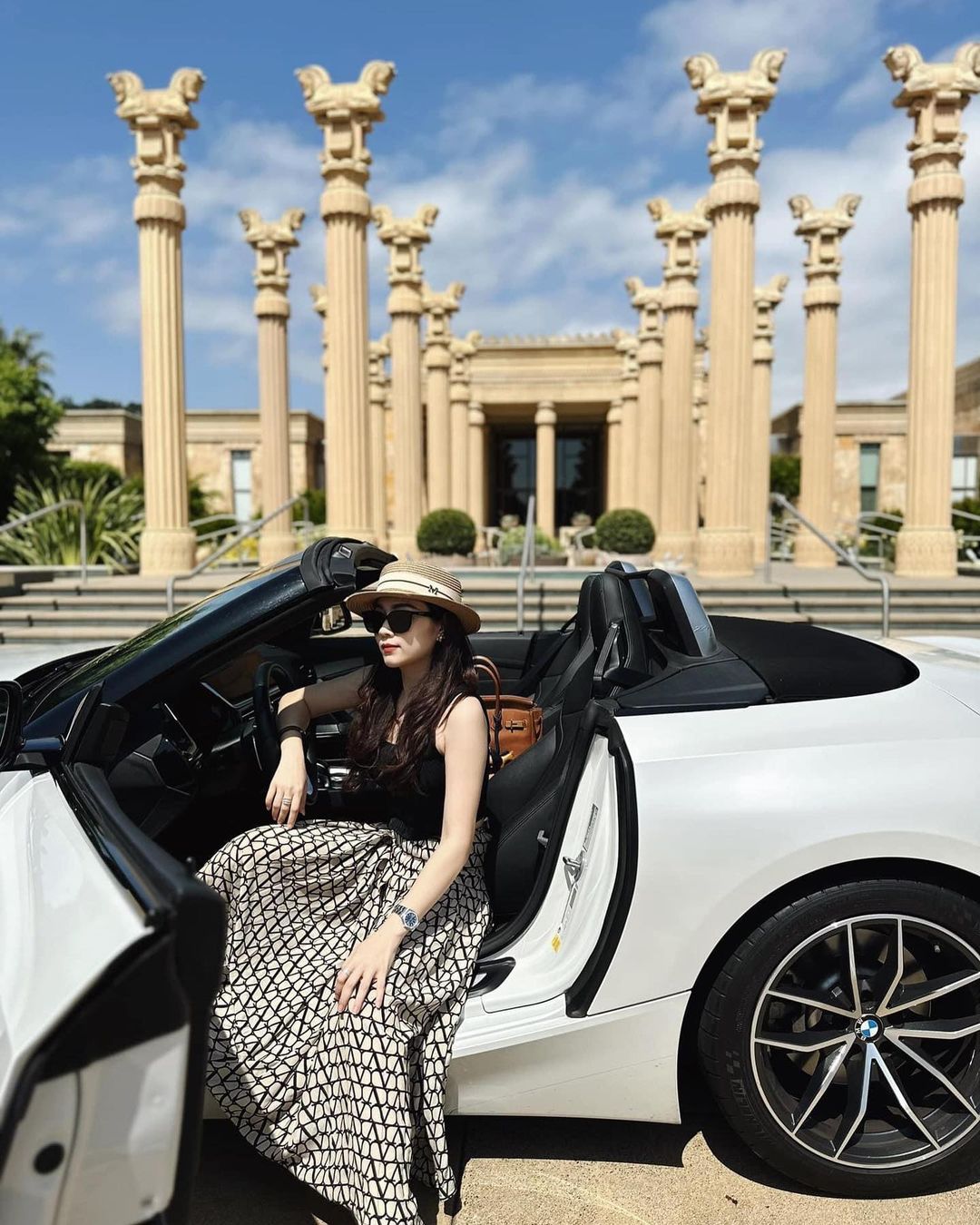 Đại gia Hằng Túi ở tuổi 36: Tài sản trải dài cả nước, sắc vóc cuốn hút bên tình mới-1