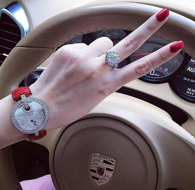 Đại gia Hằng Túi ở tuổi 36: Tài sản trải dài cả nước, sắc vóc cuốn hút bên tình mới-8