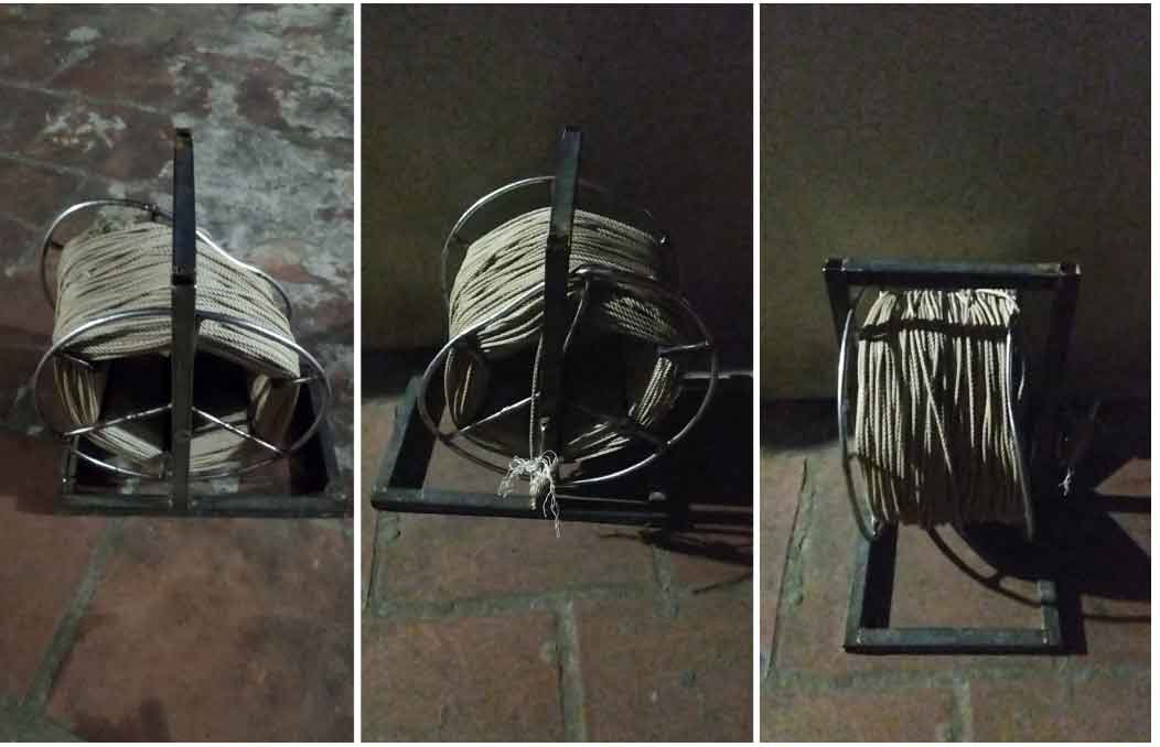 Đang hóng gió trước sân, cô gái giật mình thấy vật thể lạ trên trời rơi xuống-1