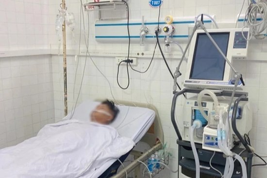 Người đàn ông ngộ độc nguy kịch do ăn so biển