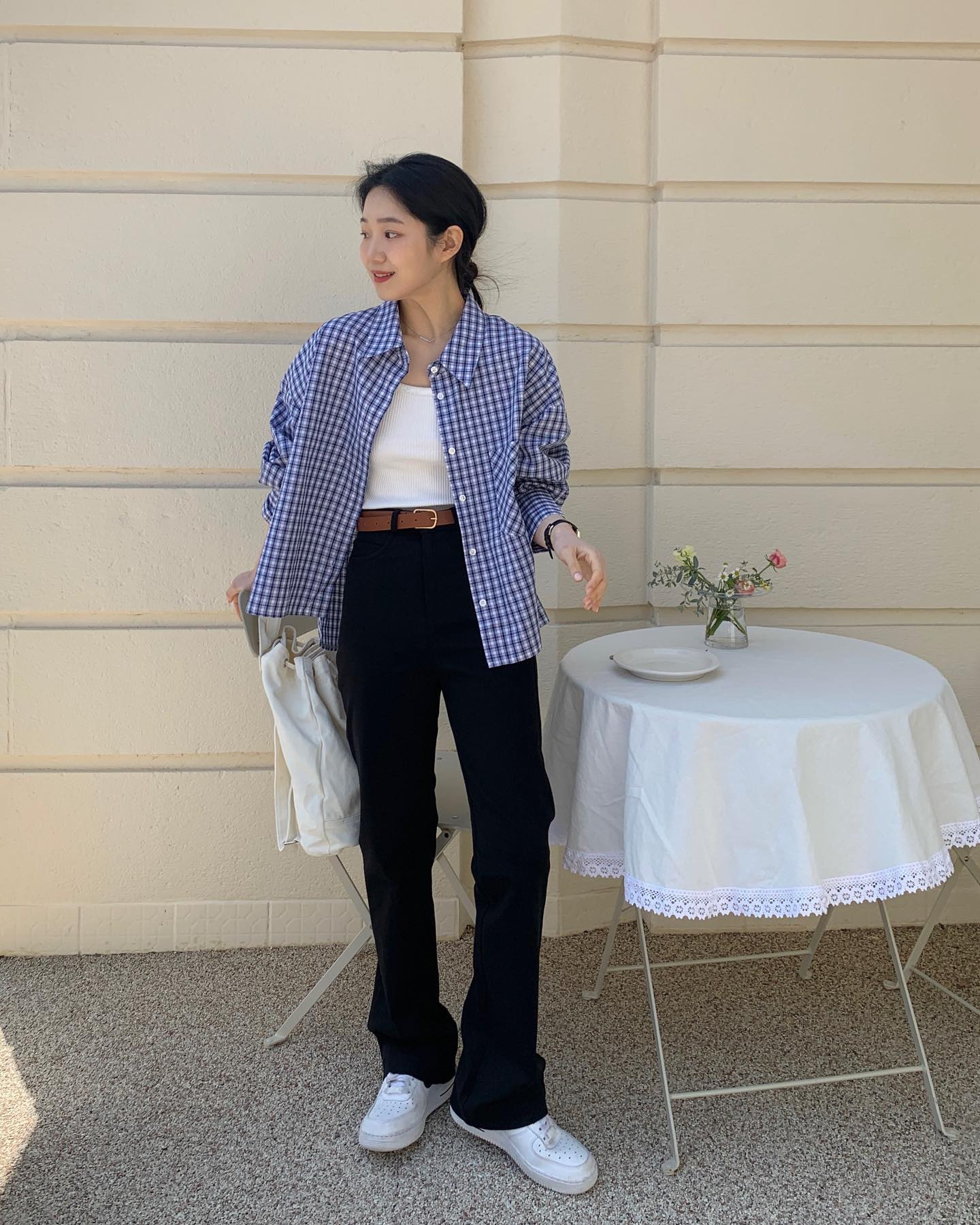 5 kiểu giày dép giúp trẻ hóa phong cách-9