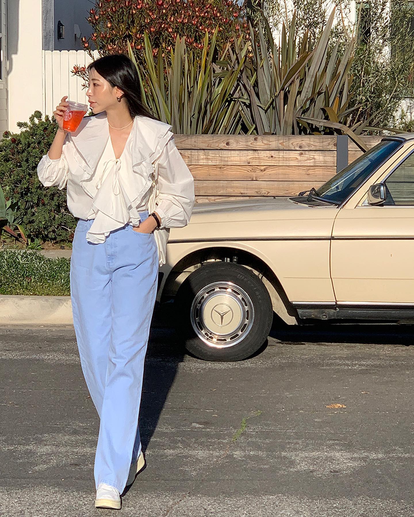 5 kiểu giày dép giúp trẻ hóa phong cách-10