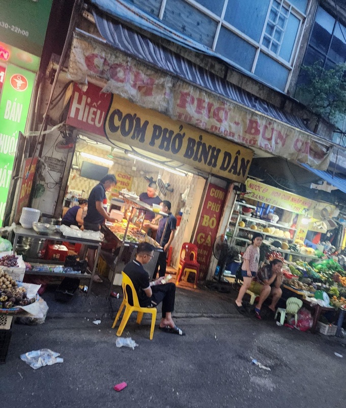 Vụ cơm bụi 160.000 đồng ở Hà Nội: Quán ăn từng nhiều lần bị tố chặt chém?-1