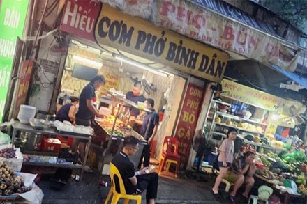 Vụ cơm bụi 160.000 đồng ở Hà Nội: Quán ăn từng nhiều lần bị tố 