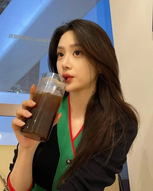 Ngôi sao Nhật Bản cho loại củ quen thuộc vào nước cacao để giảm 9,8cm bụng dưới sau 3 tuần-3