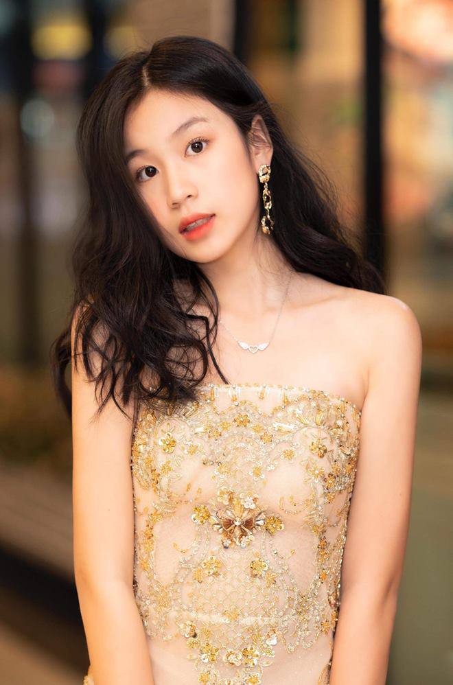 Nữ sinh hot nhất nhì kỳ thi tốt nghiệp THPT là con gái nhạc sĩ Lưu Thiên Hương, ái nữ được mẹ rèn tài sắc vẹn toàn-1