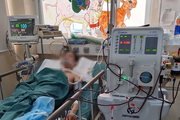 Mâu thuẫn với gia đình, người đàn ông uống 10 ống thuốc chuột tự tử-2