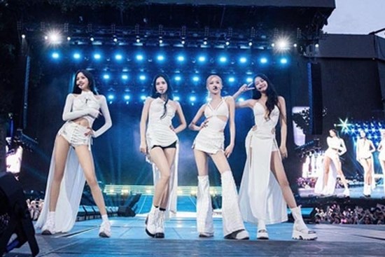Trang web mua vé BLACKPINK lỗi không thể truy cập hơn 10 phút, nhanh chóng SOLD OUT vé VIP và nhiều hạng khác!