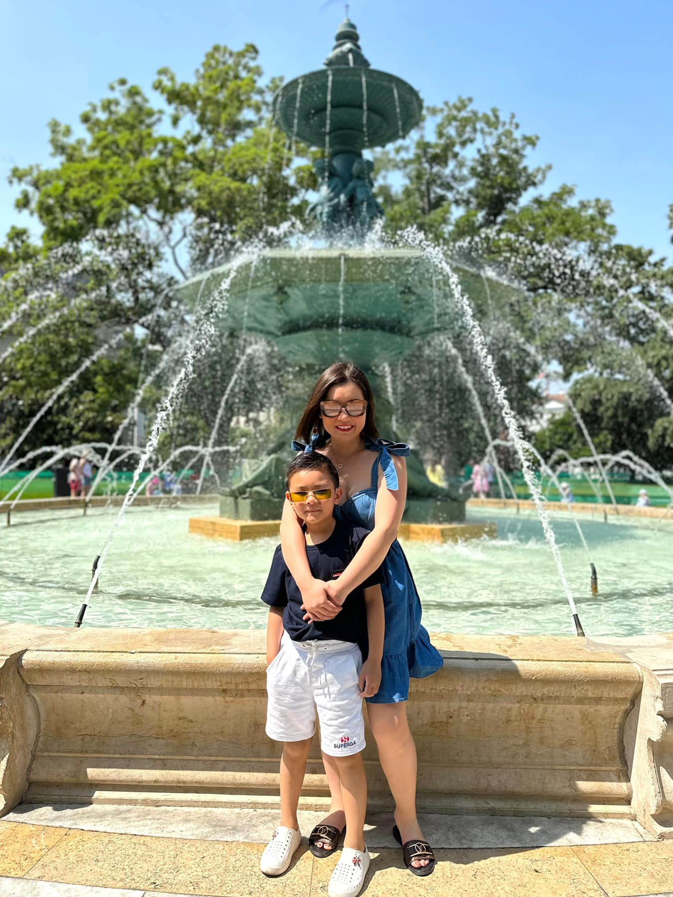 Con trai Đan Trường được mẹ tặng chuyến du lịch châu Âu trong kỳ nghỉ hè, nhìn cậu bé ai cũng khẳng định điều này-3