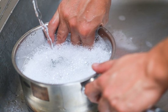 Dùng nồi nhôm theo cách này, nấu ăn không ngon lại còn sinh ra 'chất độc'