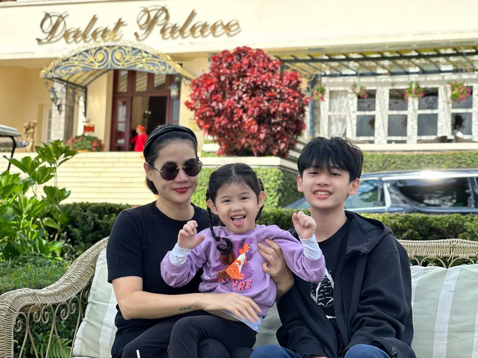 Thân Thúy Hà ở tuổi 45: Mẹ đơn thân một mình nuôi 2 con, ngoại hình xinh đẹp trẻ trung-3