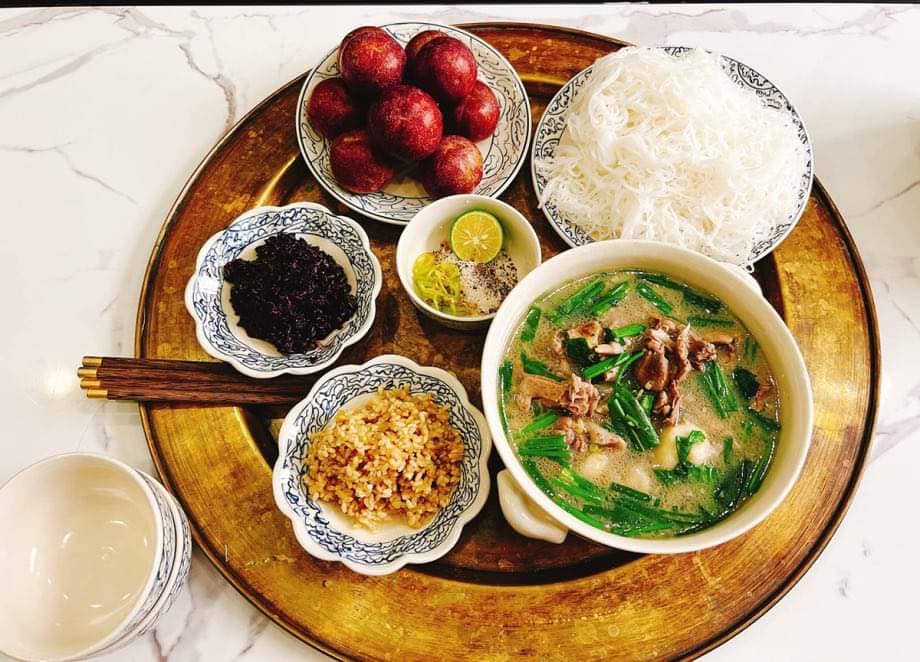 Loạt cơm nhà vợ chồng Shark Bình - Phương Oanh: Vừa khoe hạnh phúc lại gặp sóng gió-3