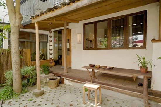 Ngôi nhà 45m² hòa cùng thiên nhiên, mất 27 ngày để cải tạo