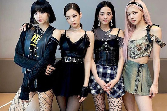 Vé xem BlackPink được bán lại tràn lan, hạng vé rẻ cháy hàng