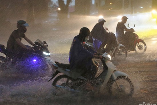 Thời tiết Hà Nội 8/7: Trời âm u kèm nóng oi, chiều tối mưa 'giải nhiệt'