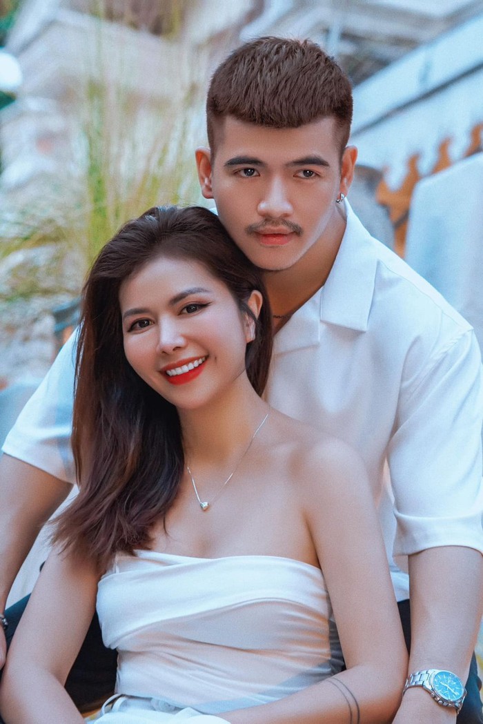 Chàng trai cầu hôn mẹ đơn thân hơn 6 tuổi trên sóng Người ấy là ai: Bật khóc khi nói làm vợ anh nha”-2