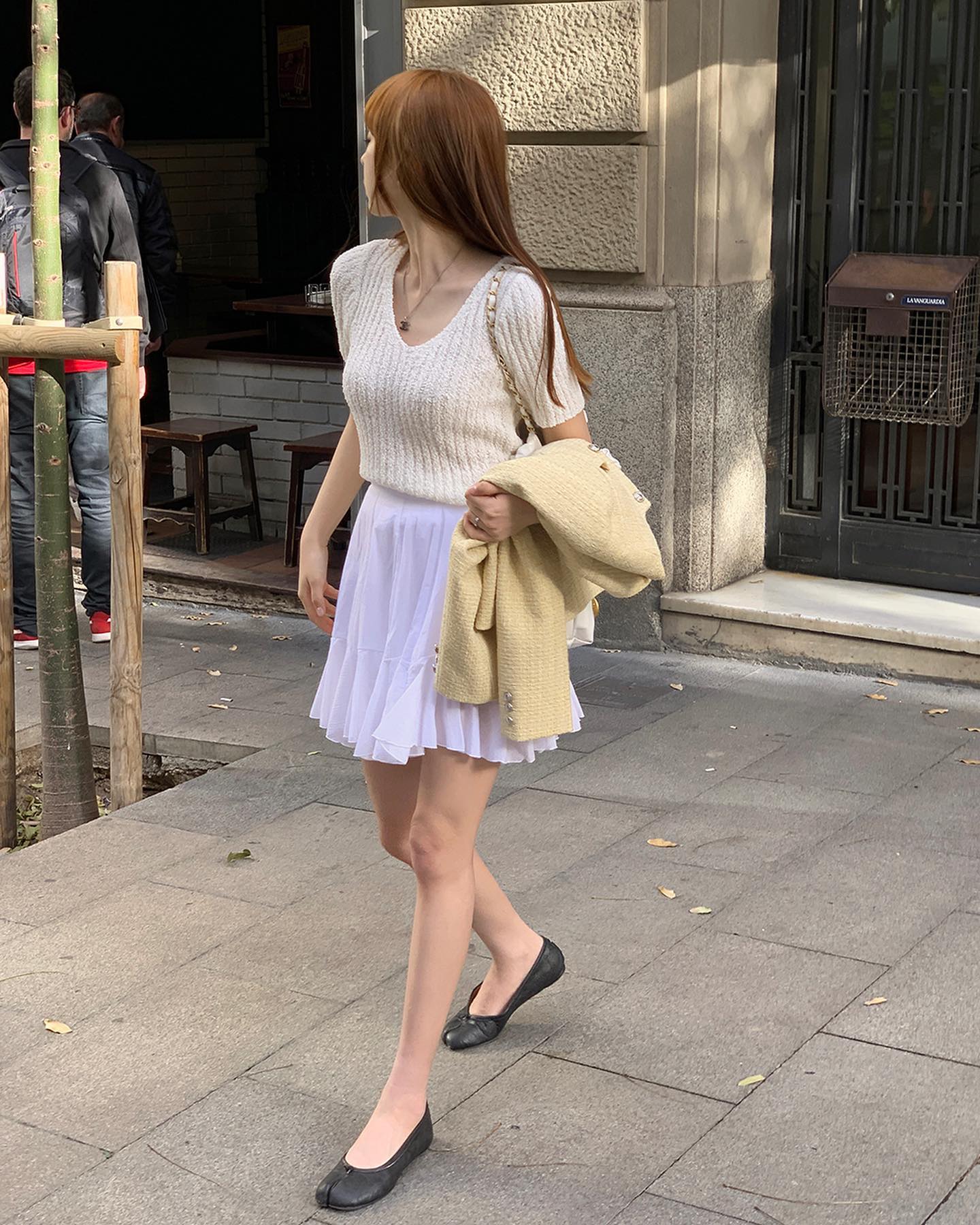 4 kiểu giày kín chân cho ngày nắng gắt-7