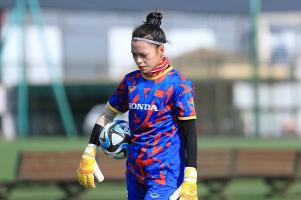 Thủ môn Kiều Oanh từng viết bản cam kết để xin đi đá bóng, 20 tuổi khoác áo ĐT nữ Việt Nam dự World Cup-1