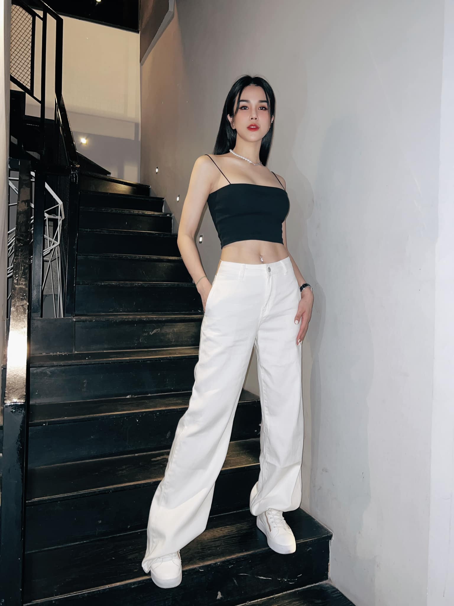 Diệp Lâm Anh tập gì để có vòng eo săn chắc?-1