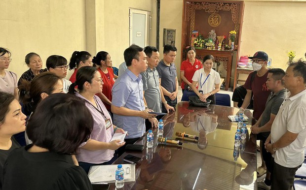 Vụ cháy nhà trong ngõ Thổ Quan khiến 3 người tử vong: Người thân khóc ngất khi vừa về Hà Nội-1