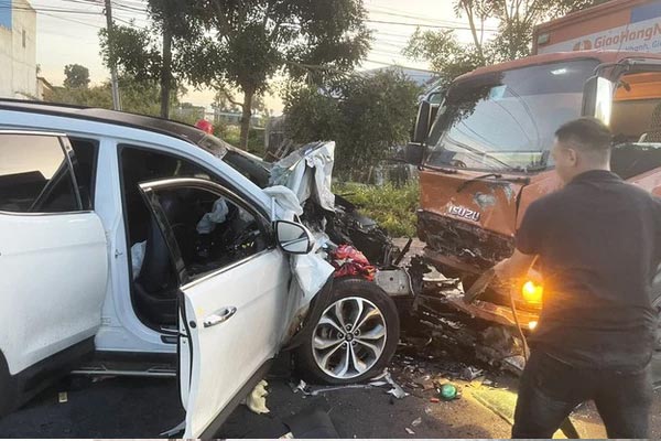 Phú Yên: Truy tìm xe tải cán chết người rồi rời khỏi hiện trường-2