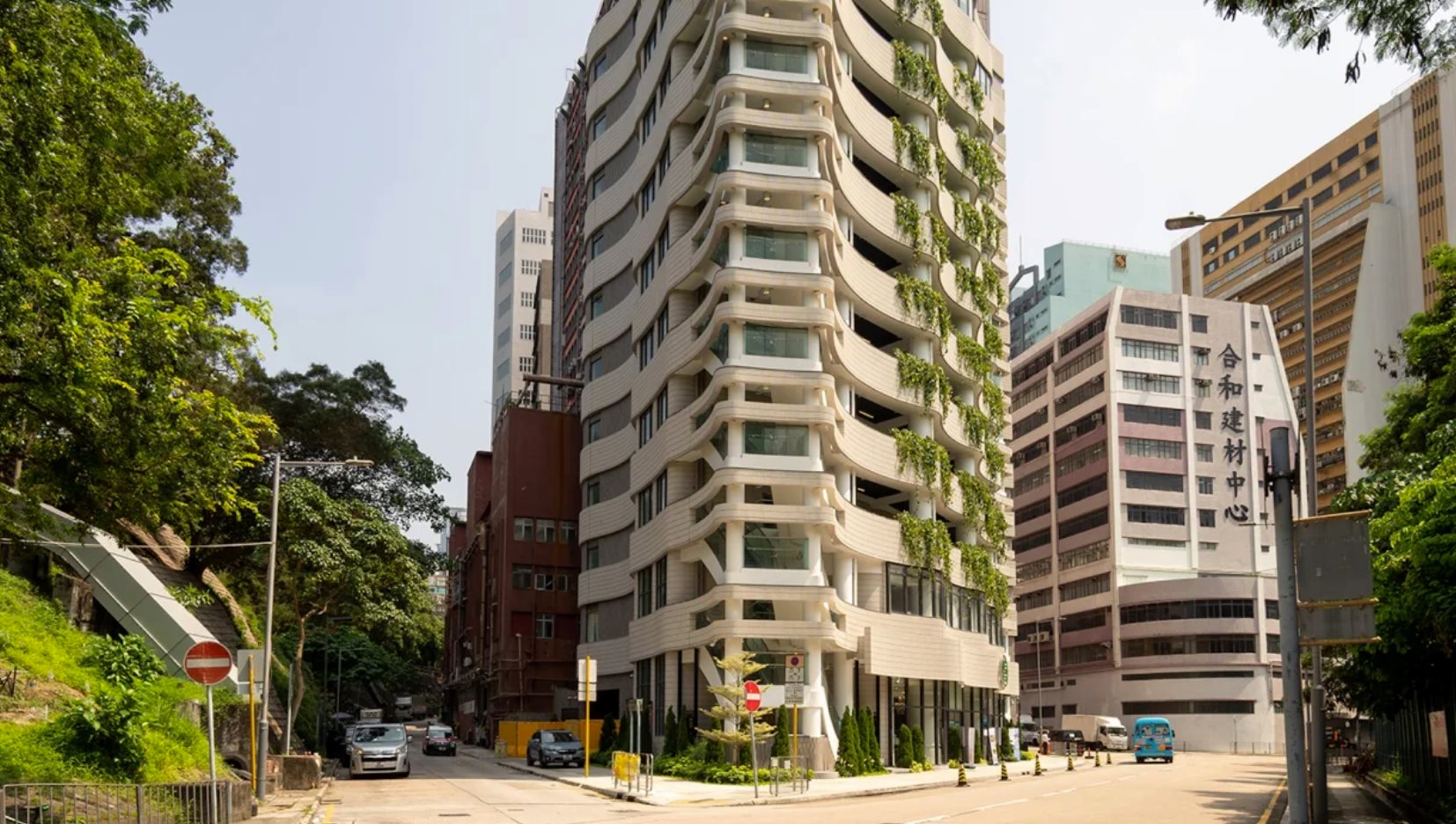 Ngỡ ngàng nơi ở cho người đã khuất có giá hơn 1,2 tỷ đồng: Không gian tương đương chiếc hộp đựng giày, đắt đỏ hơn cả nhà cho người sống-3