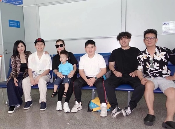 Mối quan hệ lạ kỳ giữa vợ cũ Bằng Kiều với mẹ chồng và bạn gái mới của chồng cũ-4