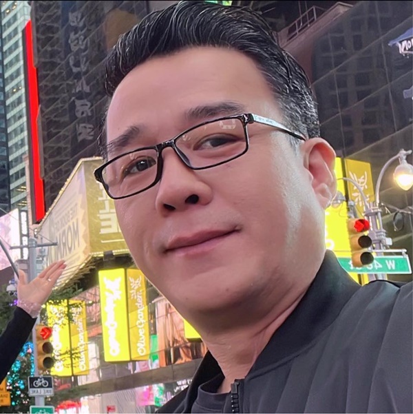 Vướng tin đồn trục trặc với Vua cá Koi, Hà Thanh Xuân ngày càng gợi cảm-10