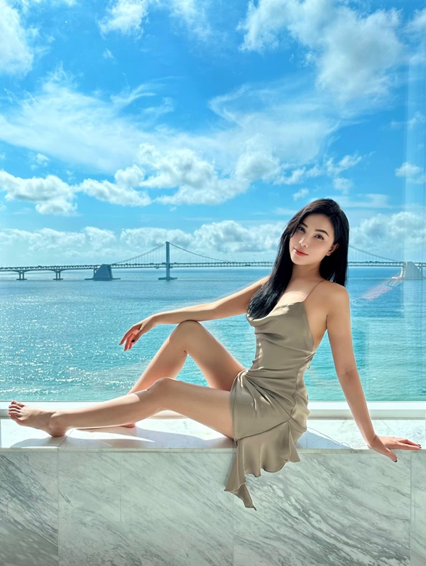 Quỳnh Thư có gì sau bao năm lăn lộn showbiz: Giàu, bạn thân Ngọc Trinh và hai lần dính líu tới chồng các nữ diễn viên nổi tiếng-3