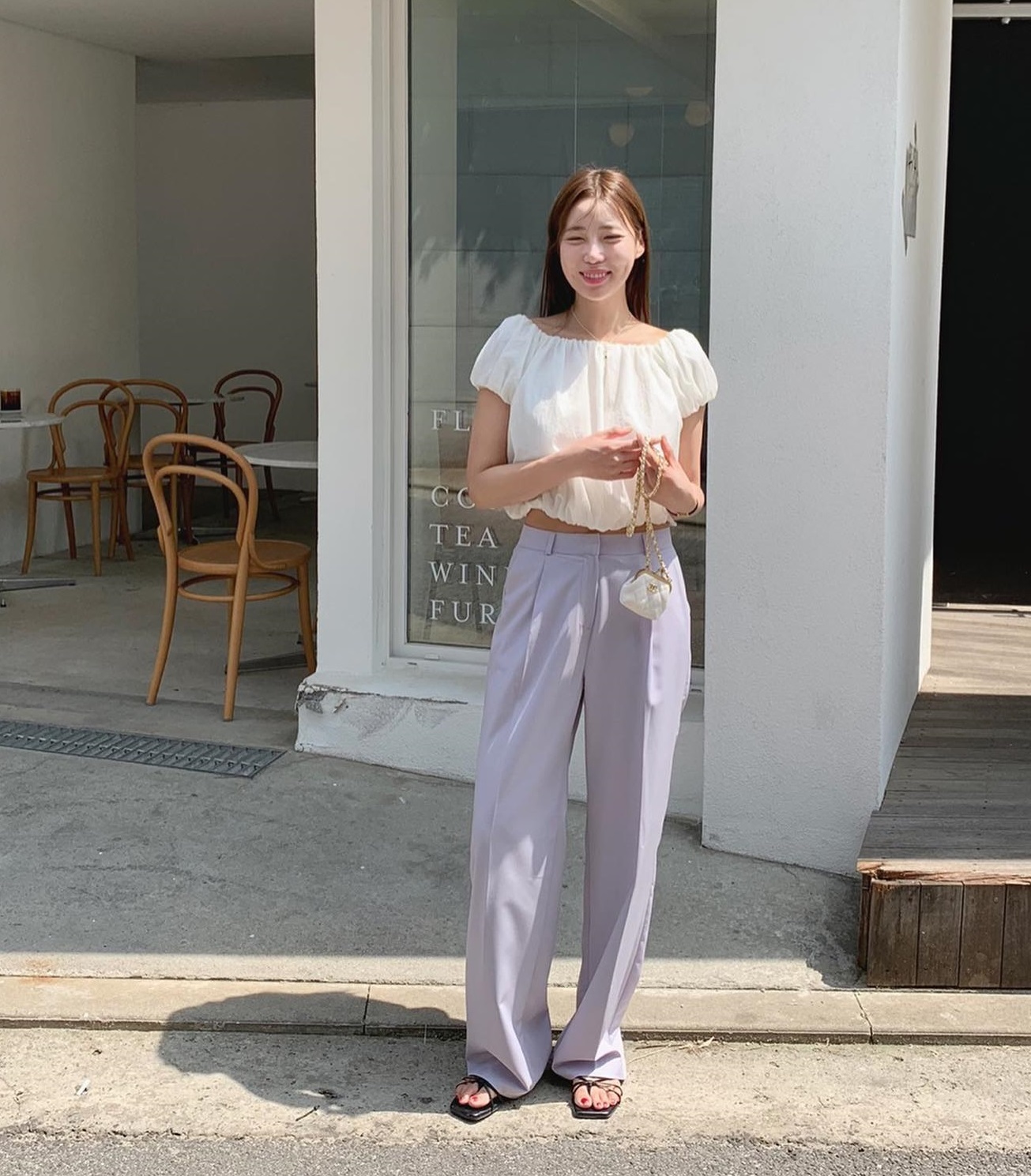 Áo blouse trắng - món thời trang nhất định nên sắm hè này-5
