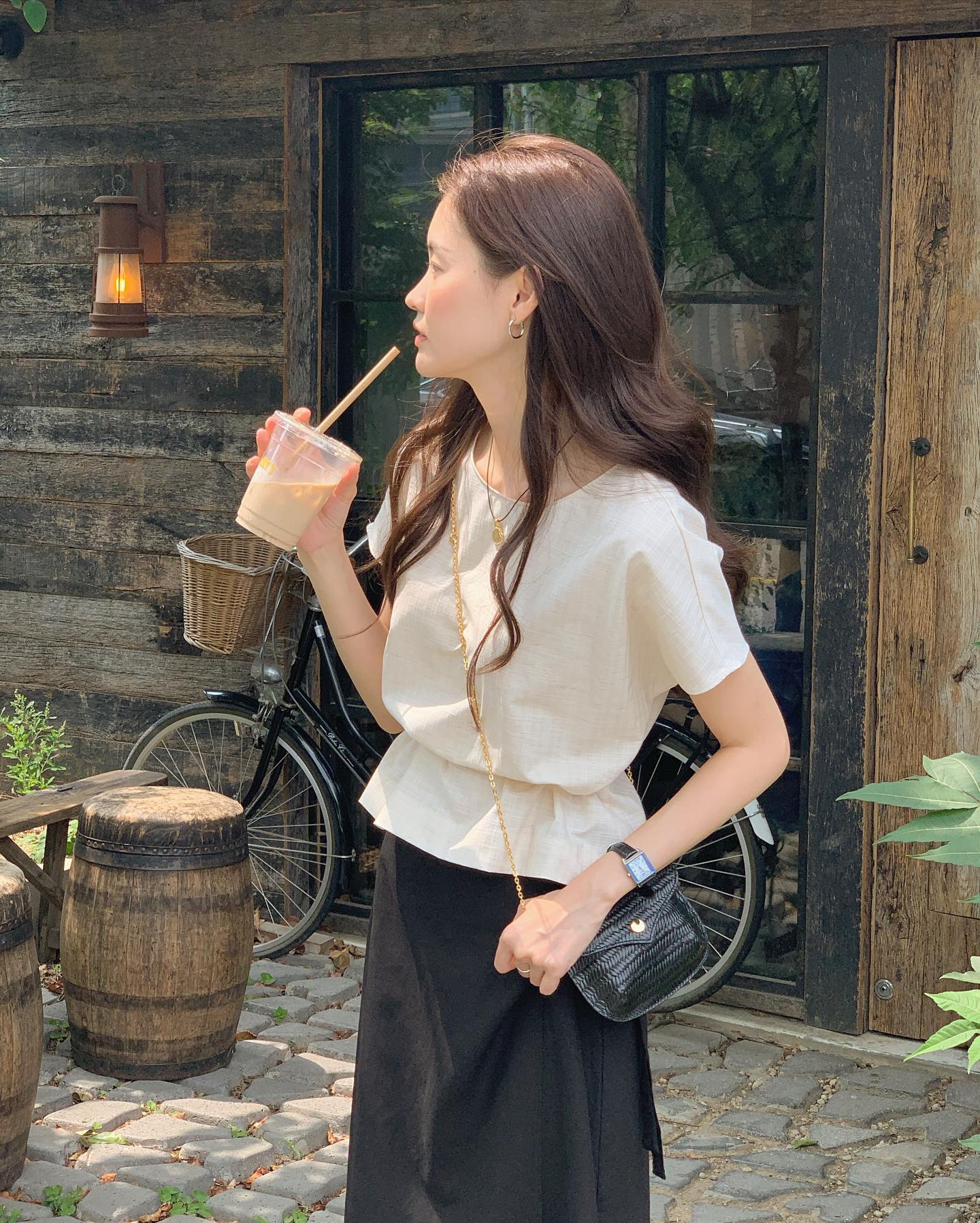Áo blouse trắng - món thời trang nhất định nên sắm hè này-8