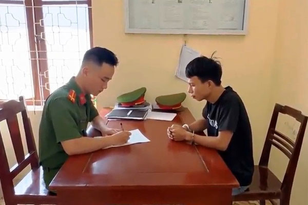 Tạm giữ thanh niên tống tiền người tình đã có chồng bằng video ân ái-1