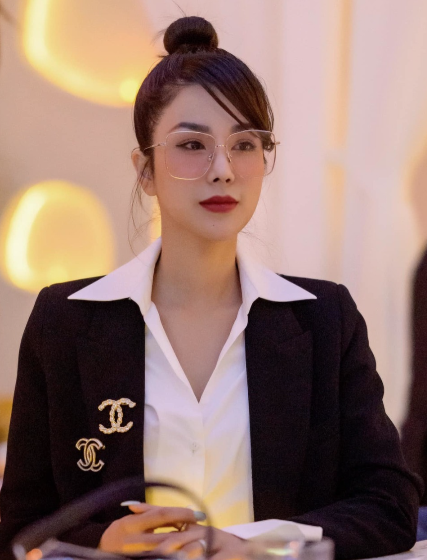 Diệp Lâm Anh khi hoạt động trong showbiz: Lấn sân nhiều lĩnh vực nhưng khá mờ nhạt, vướng nghi vấn dao kéo nhan sắc-11