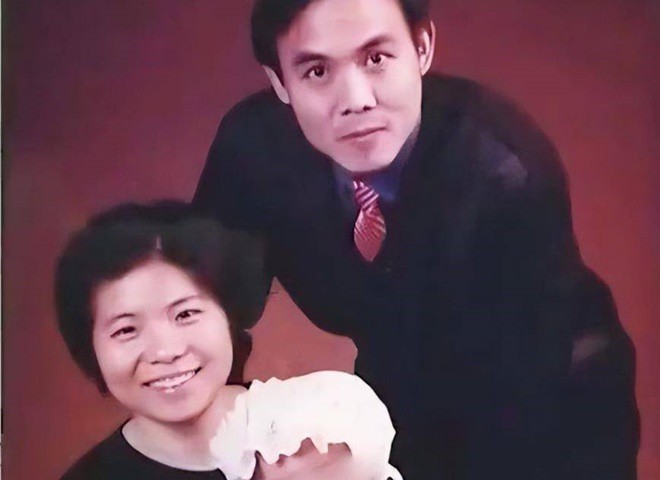 Bố mẹ tiến sĩ sinh con gái thần đồng, 2 tuổi đã thuộc mặt chữ, BS giỏi lại yêu cầu nhập viện tâm thần sớm-4