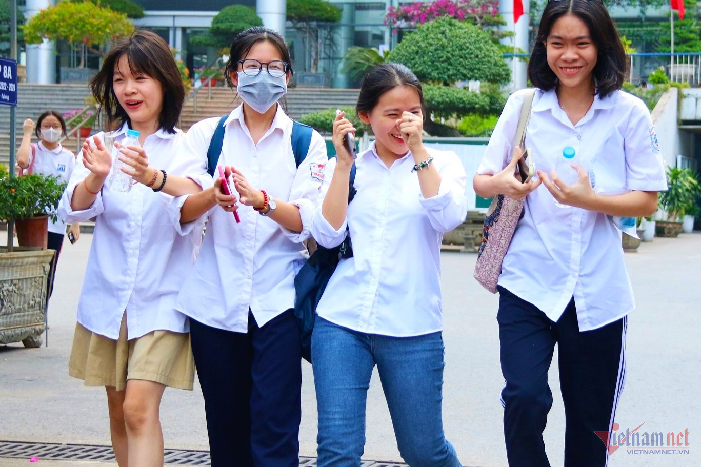 Sáng nay, Hà Nội họp hạ điểm chuẩn lớp 10 công lập năm 2023-1