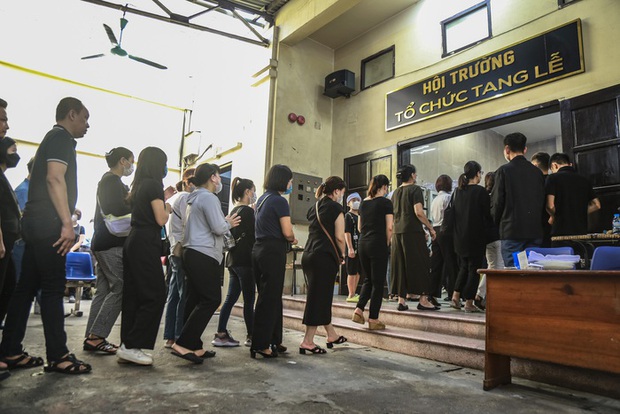 Xót xa đám tang 3 nạn nhân tử vong trong vụ cháy ở Thổ Quan-2