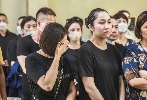 Xót xa đám tang 3 nạn nhân tử vong trong vụ cháy ở Thổ Quan-10