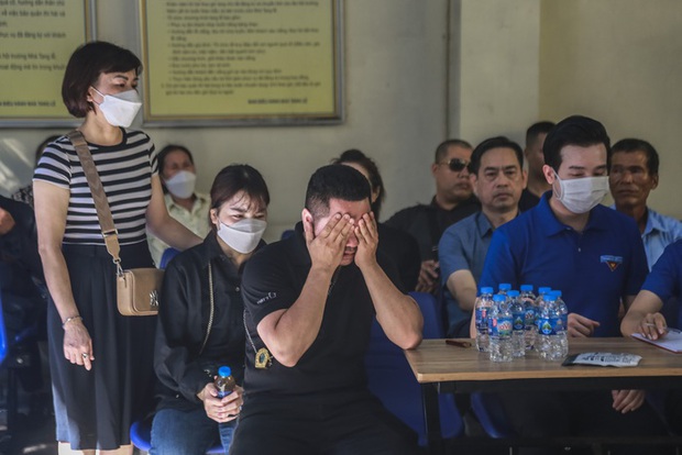 Xót xa đám tang 3 nạn nhân tử vong trong vụ cháy ở Thổ Quan-12