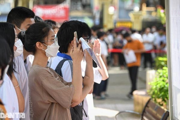 Hà Nội hạ chuẩn vào lớp 10 công lập, kỷ lục giảm 10 điểm có lặp lại?