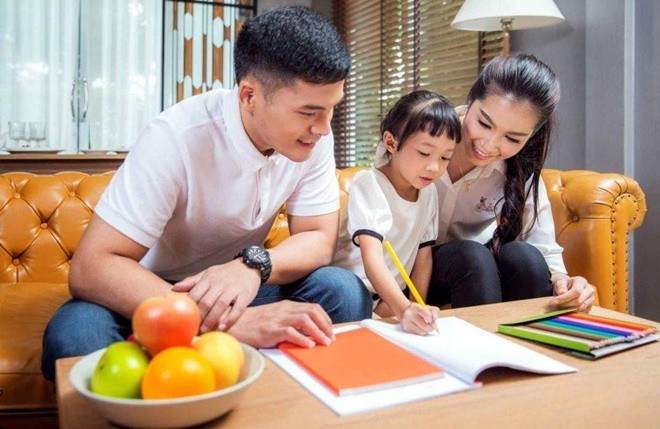 Hotgirl chân dài da trắng lấy Giáo sư ĐH để sinh con đẹp như mẹ, giỏi như cha, kết quả nằm ngoài sức tưởng tượng-5