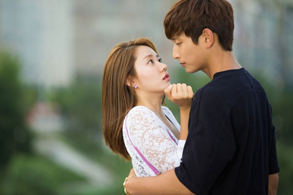 Trước cấm con gái lấy chồng nghèo, 10 năm sau con rể xây biệt thự 10 tỷ báo hiếu bố mẹ vợ-2