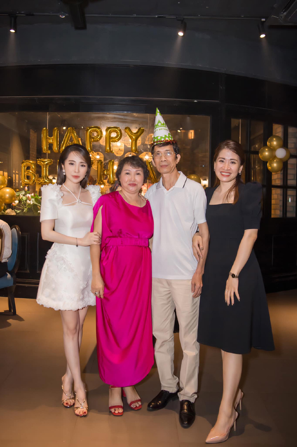 Mẹ ruột kín tiếng của cá sấu chúa Quỳnh Nga: Lặng thầm bên con sau sóng gió tình duyên-5