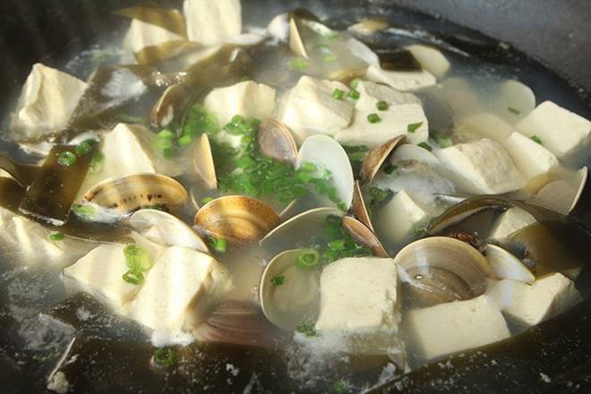 Con này bé tí nhưng cực giàu canxi, giá chỉ khoảng 22k/kg đem nấu canh vừa ngọt ngon lại thanh nhiệt-7