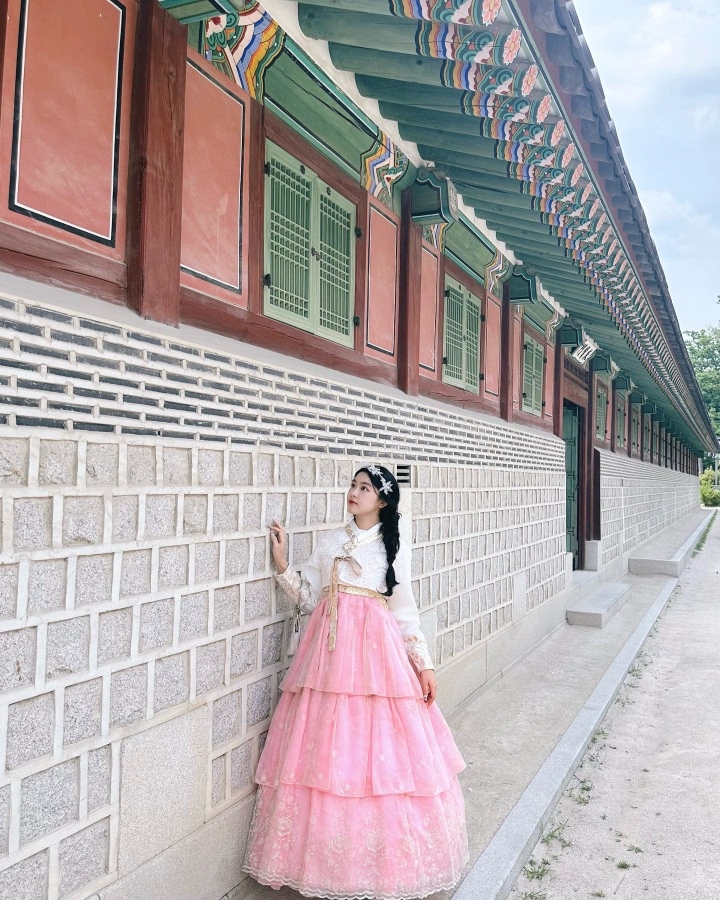 Con gái Quyền Linh diện hanbok, khoe sắc ngọt lịm ở Hàn Quốc-5