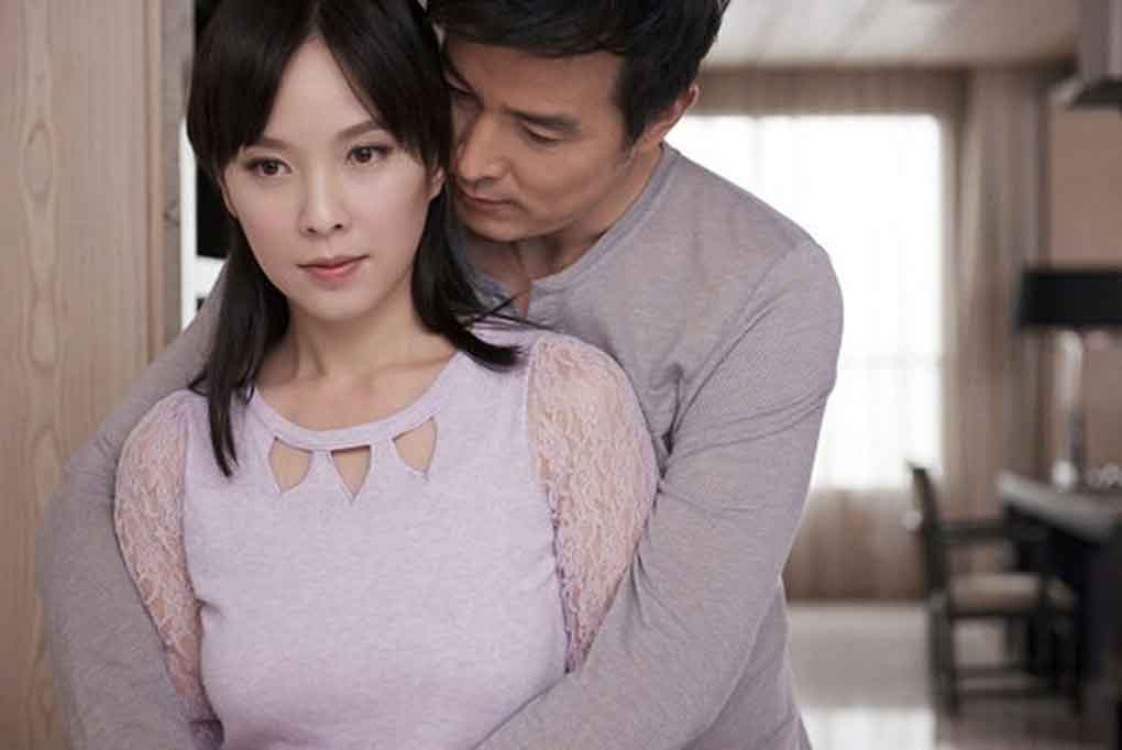 Tỉnh giấc giữa đêm, tôi lặng người phát hiện bí mật của chồng-1